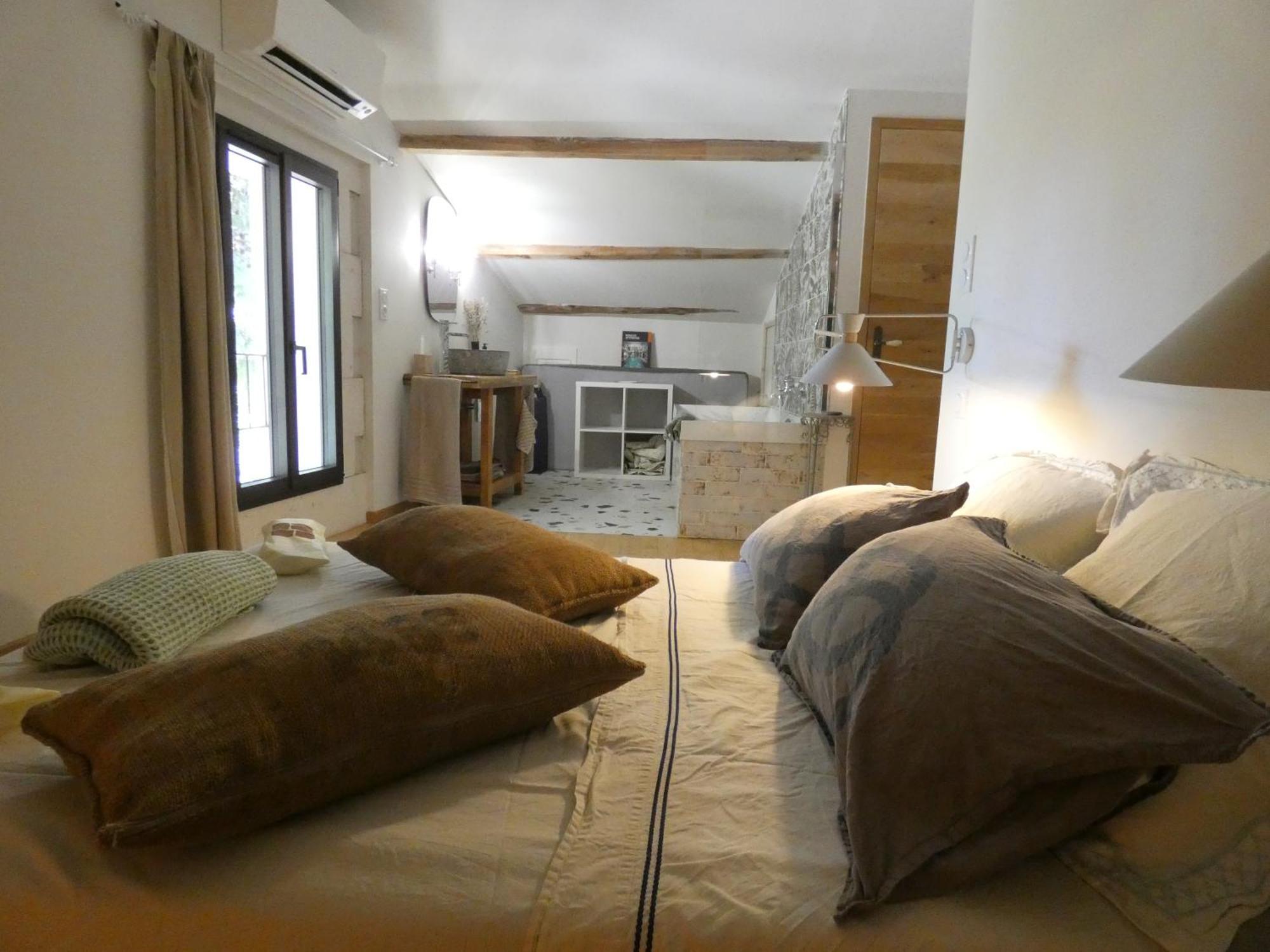 Chambre D'Hotes Dans Une Ancienne Bergerie - La Bergerie Du Monde Les Angles  Buitenkant foto